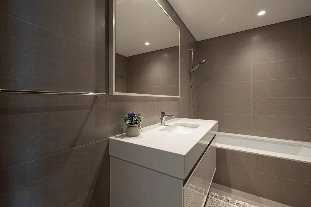 2 Bedroom Dubai Luxury Apartment Full Burj Views